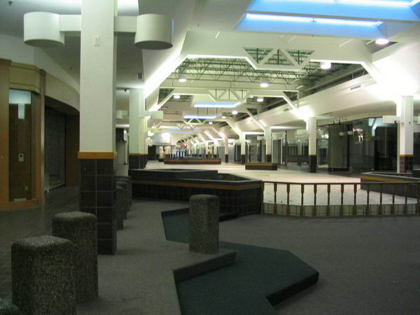 Wonderland Mall (Wonderland Shopping Center) - 2004 Photo